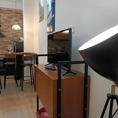 Bed And Gears - Industrial Design Loft Apartment Bari Exterior photo